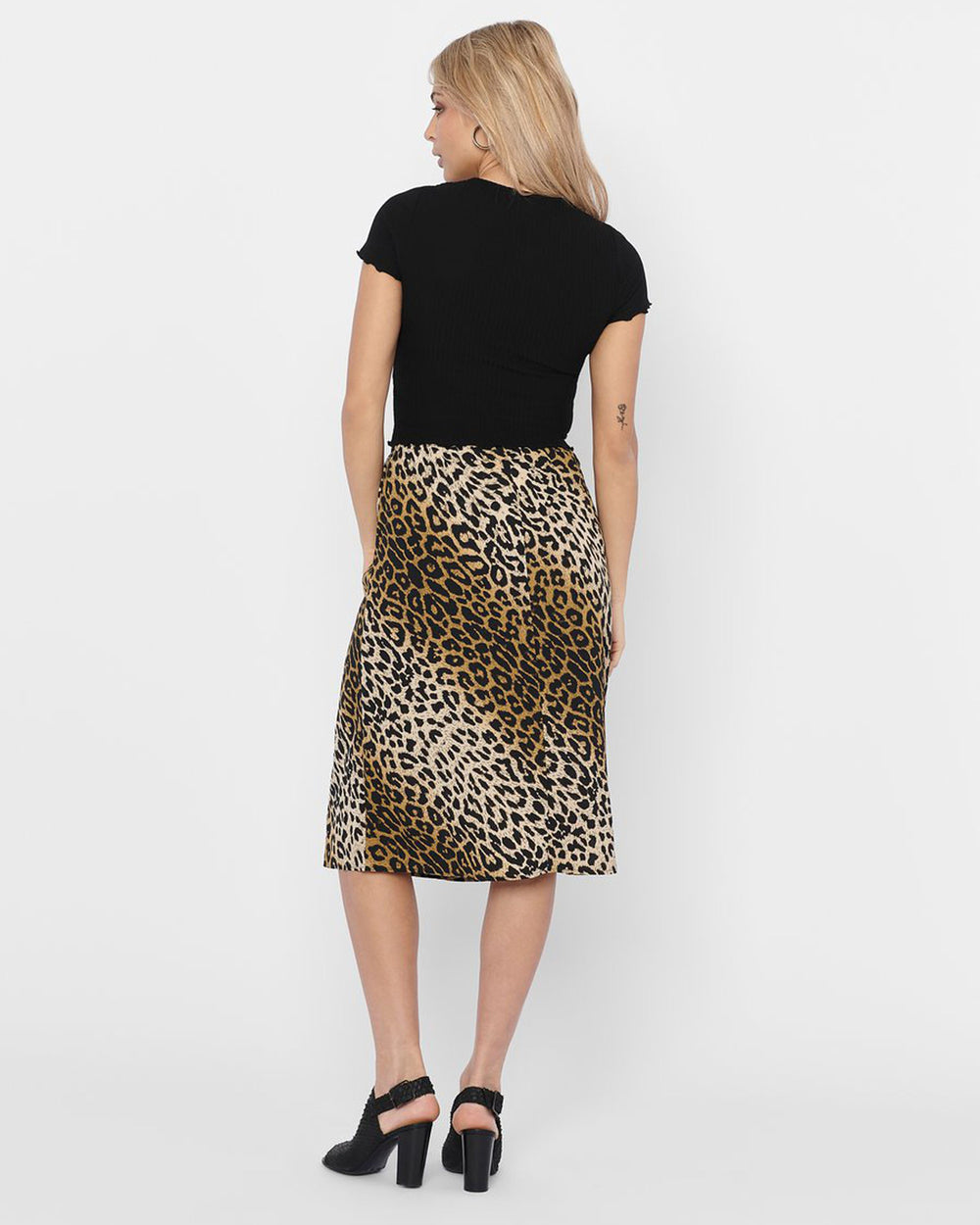 T-shirt Only ONLEMMA S/S SHORT TOP NOOS JRS