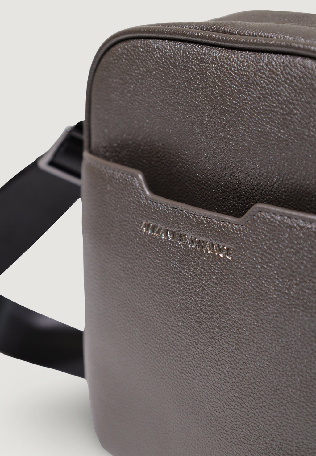 Sling bag Armani Exchange XM002584 AF22651