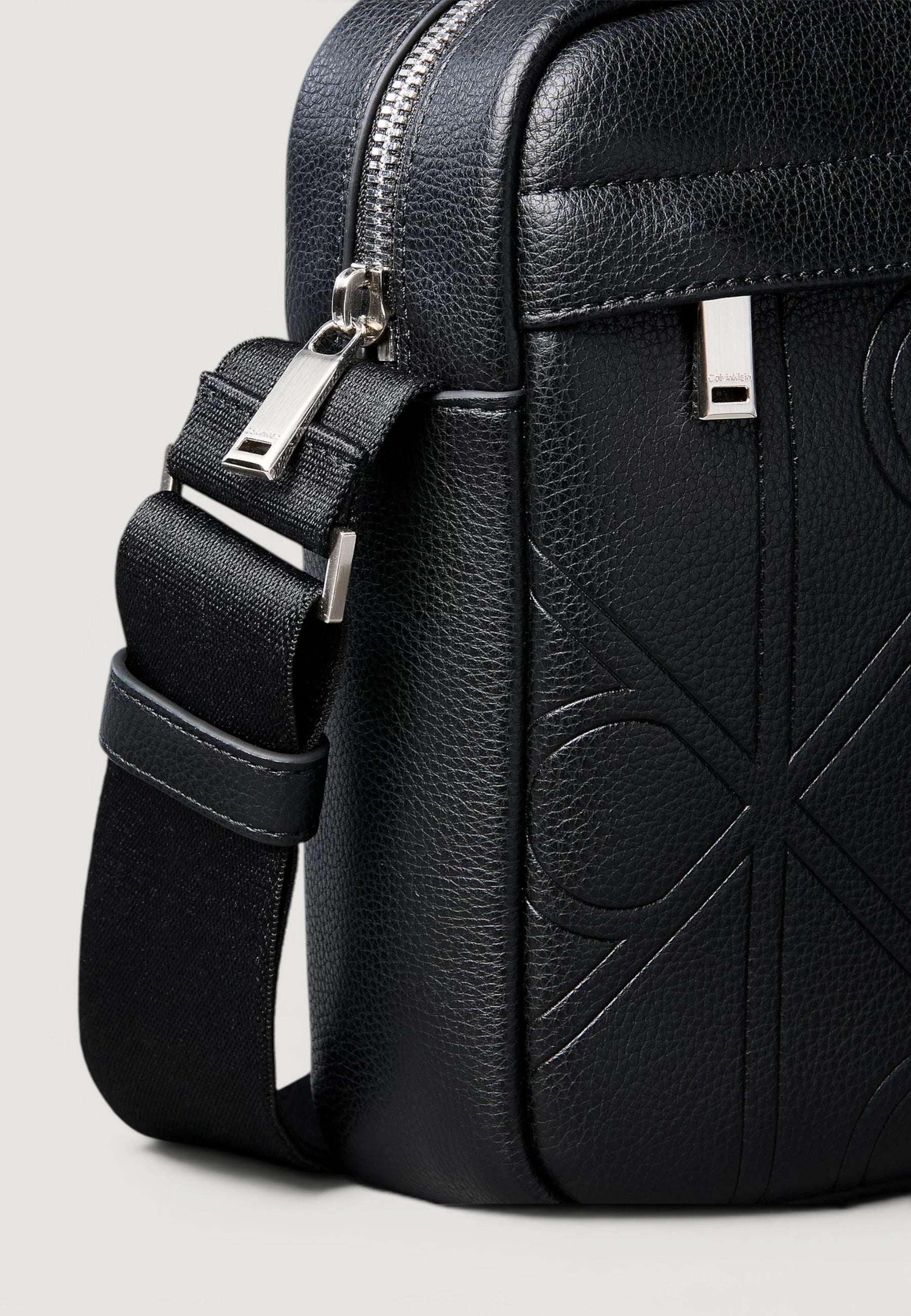 Tracolla Calvin Klein EMBLEM AOP EMBOSS REPORTER