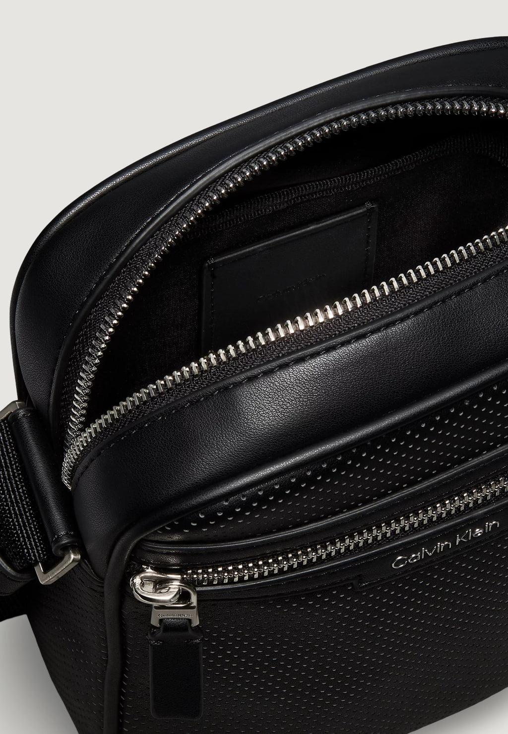 Tracolla Calvin Klein PERFORATED REPORTER
