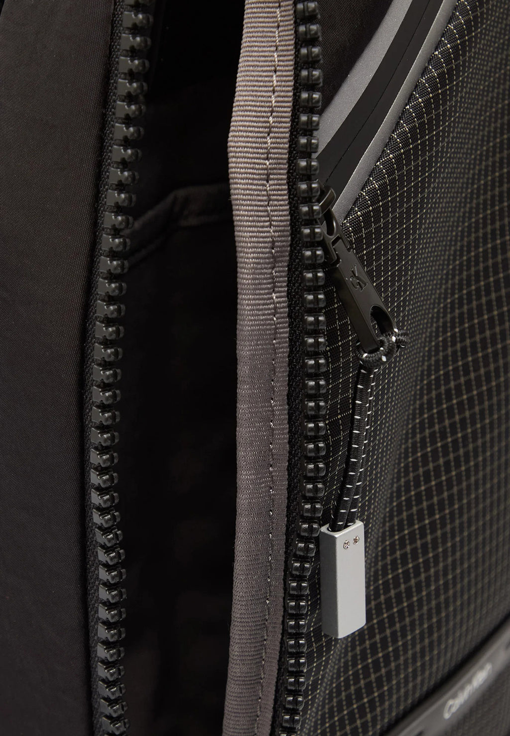 Tracolla Calvin Klein STRIPED UTILITY ZIP SLING