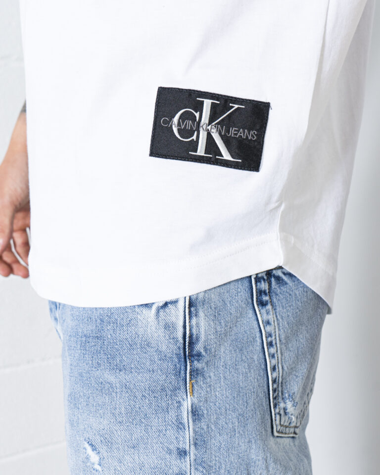 T-shirt Calvin Klein Jeans TURN UP SLEEV Bianco - Foto 4