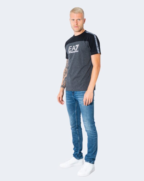 T-shirt EA7 MULTILOGO SULLE SPALLE Antracite - Foto 2