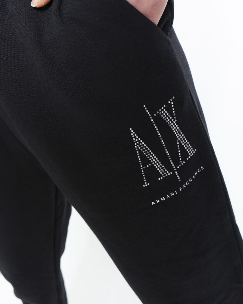 Pantaloni sportivi Armani Exchange LOGO BORCHIE PICCOLO Nero - Foto 5