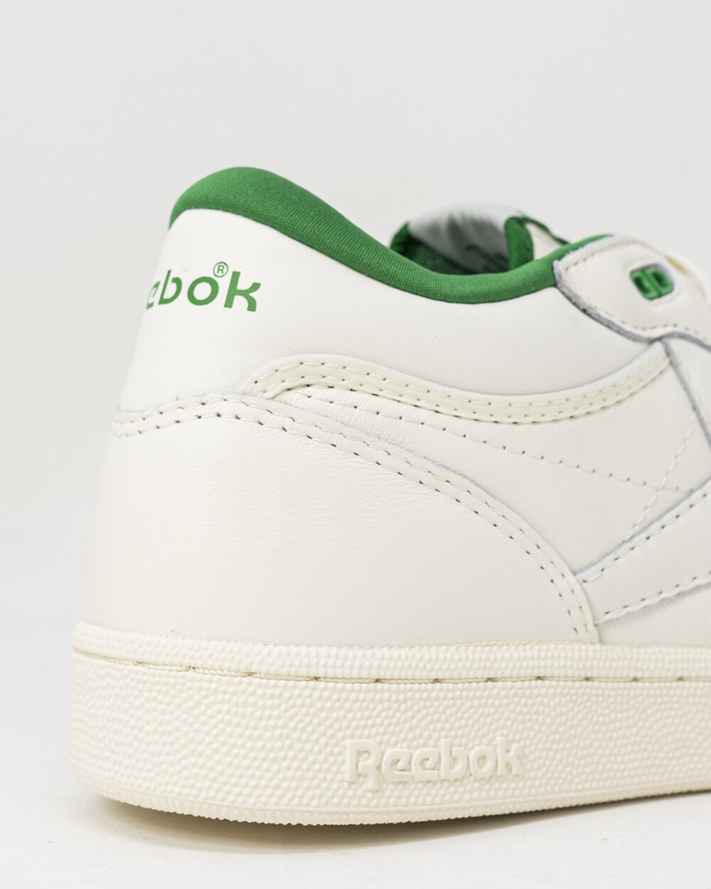 Sneakers Reebok CLUB C MID VINTAGE Bianco - Foto 5