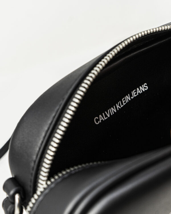 Borsa Calvin Klein Jeans CAMERA BAG SILVER Nero - Foto 3