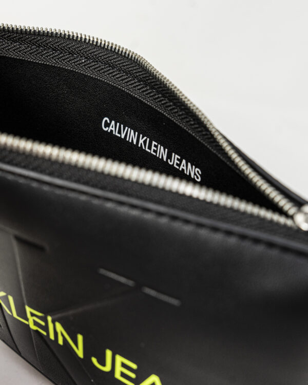Borsa Calvin Klein Jeans SHOULDER POUCH Nero - Foto 4