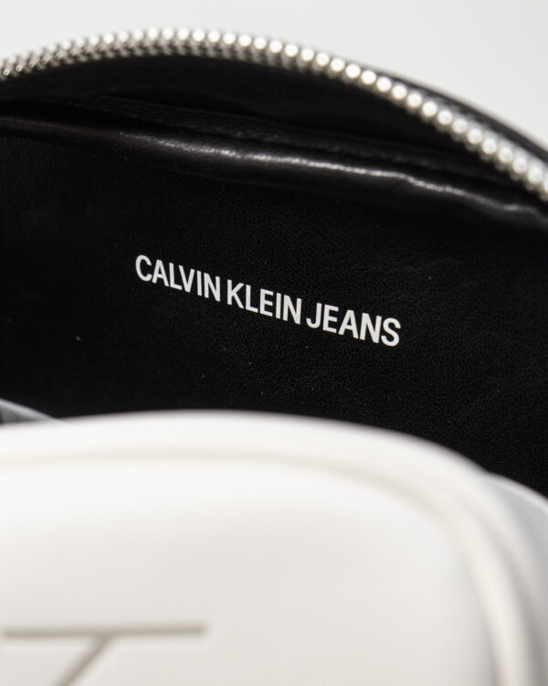 Borsa Calvin Klein Jeans CAMERA BAG Bianco - Foto 4