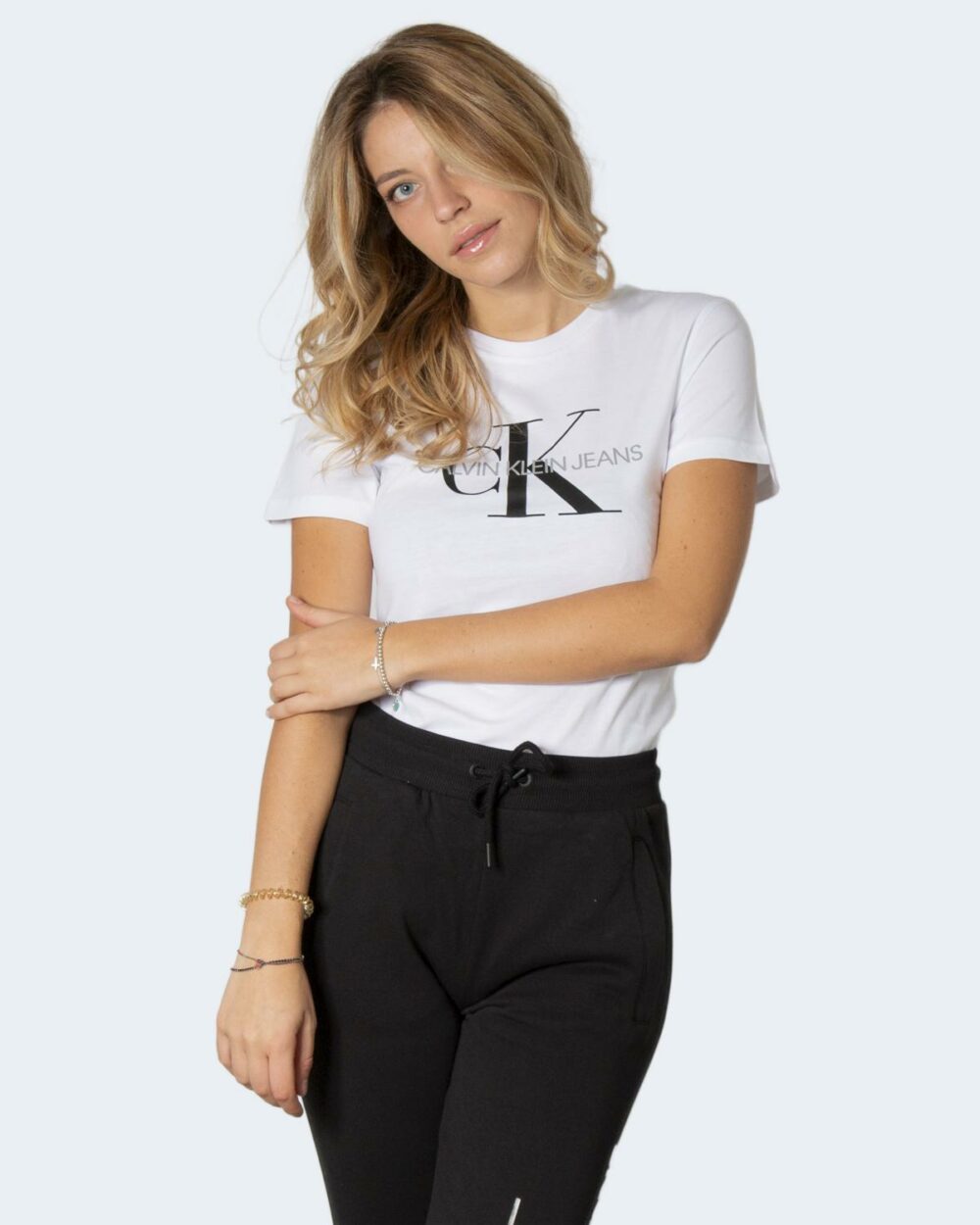 T-shirt Calvin Klein Jeans CORE MONOGRAM LOGO REGULAR FIT T Bianco - Foto 2