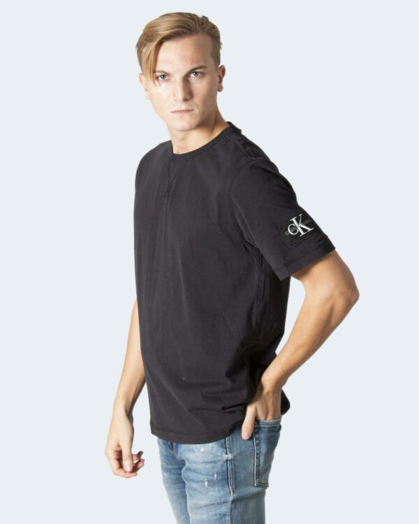 T-shirt Calvin Klein Jeans MONOGRAM SLEEVE Nero - Foto 1