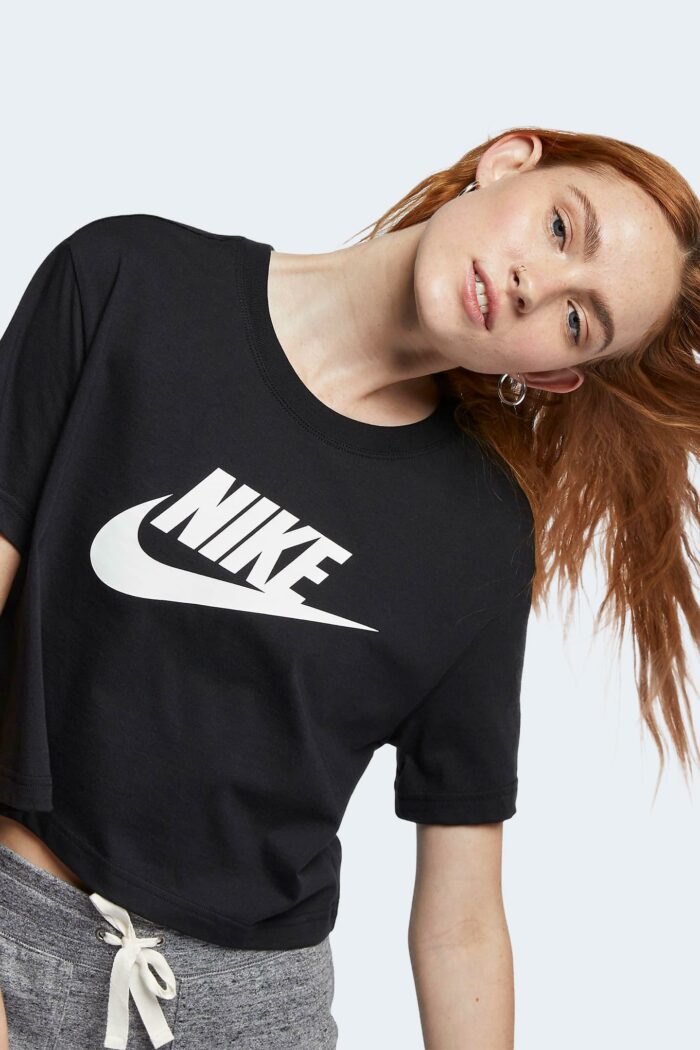 T-shirt Nike Sportswear Essential Nero – 81564