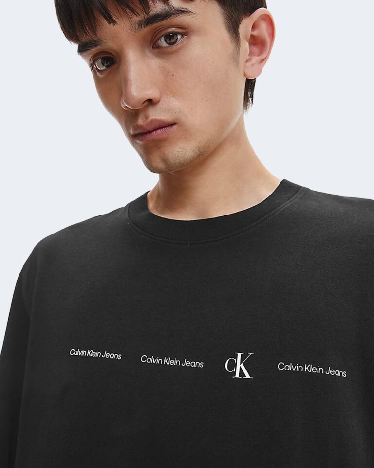 T-shirt Calvin Klein Jeans REPEAT LOGO L/S TEE J30J319897 Nero - Foto 4