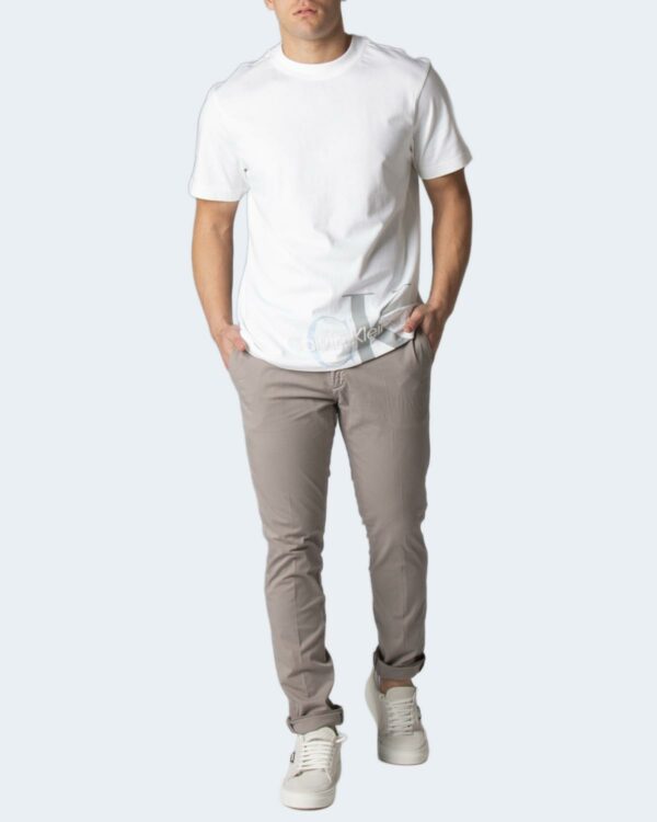 T-shirt Calvin Klein Jeans CUT OFF TWO TONE MON J30J319719 Bianco - Foto 4