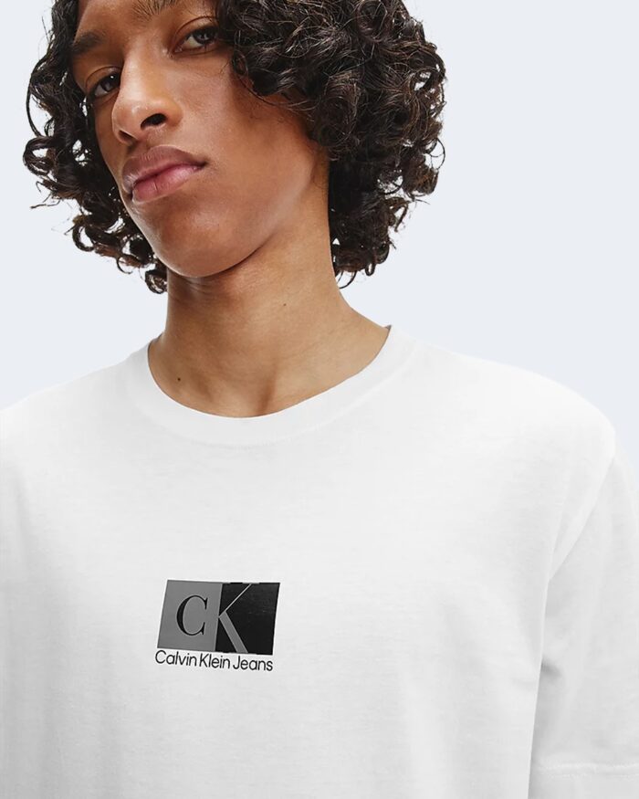 T-shirt Calvin Klein SMALL CENTER BOX TEE J30J319712 Bianco – 81036