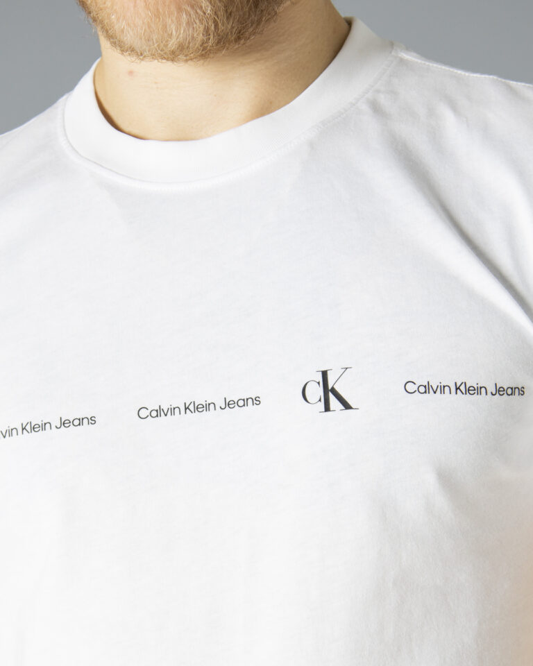 T-shirt Calvin Klein Jeans REPEAT LOGO TEE Bianco - Foto 2