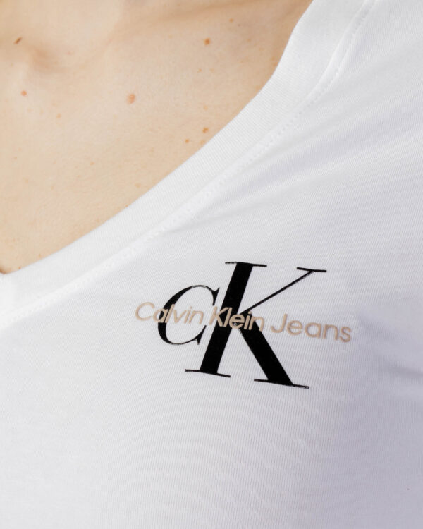 T-shirt Calvin Klein Jeans MONOGRAM LOGO V-NECK Panna - Foto 2