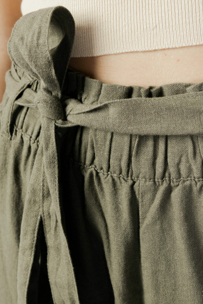 Pantaloni cropped Jacqueline De Yong JDYSAY MW LINEN CROPPED PANT WVN Verde Oliva – 90875
