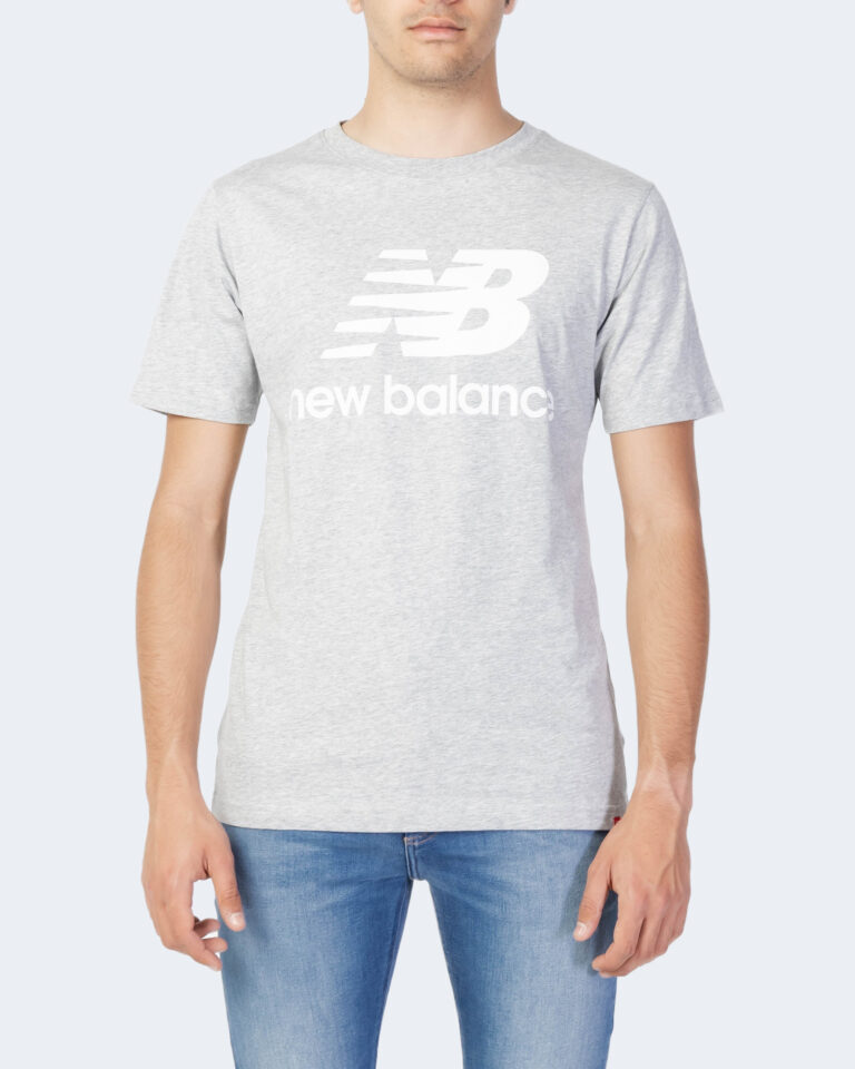 T-shirt New Balance ESSENTIALS STACKED LOGO Grigio - Foto 1