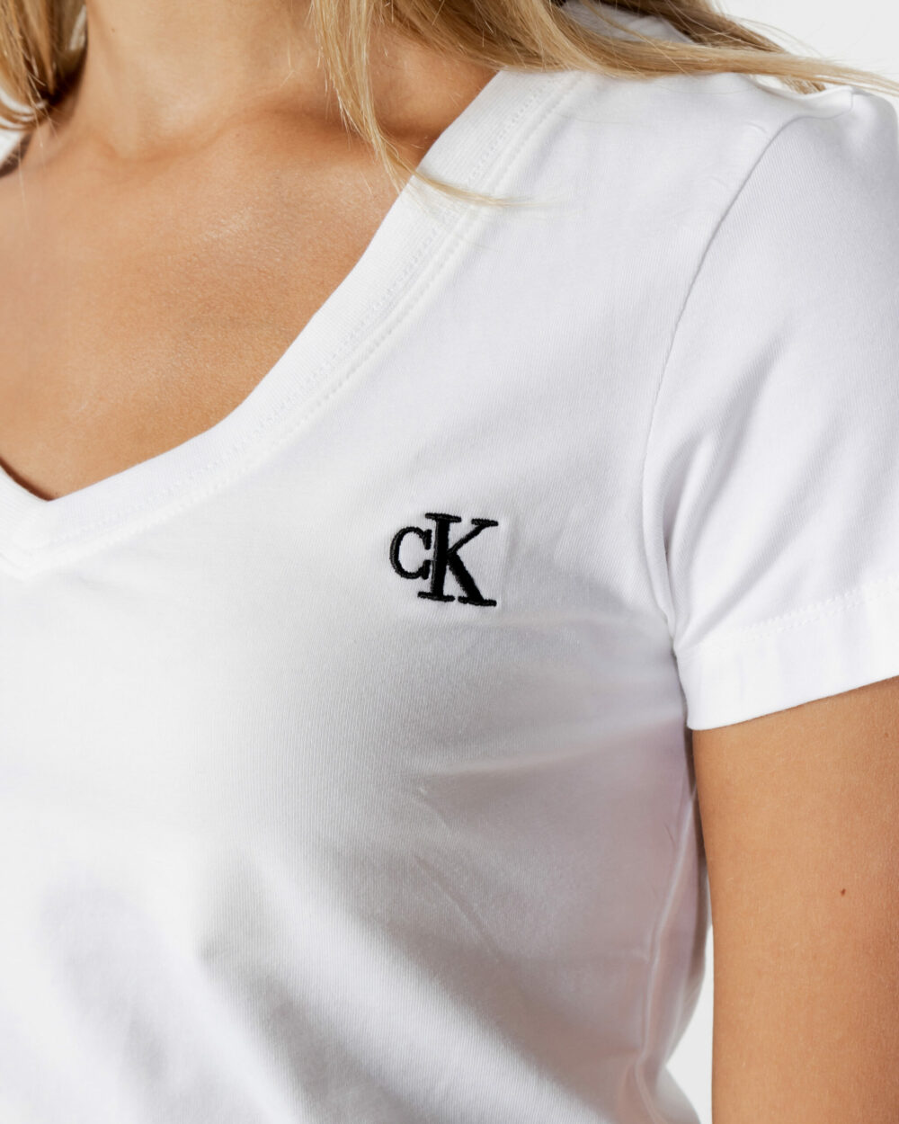 T-shirt Calvin Klein Jeans EMBROIDERY STRETCH V-NECK Bianco - Foto 2