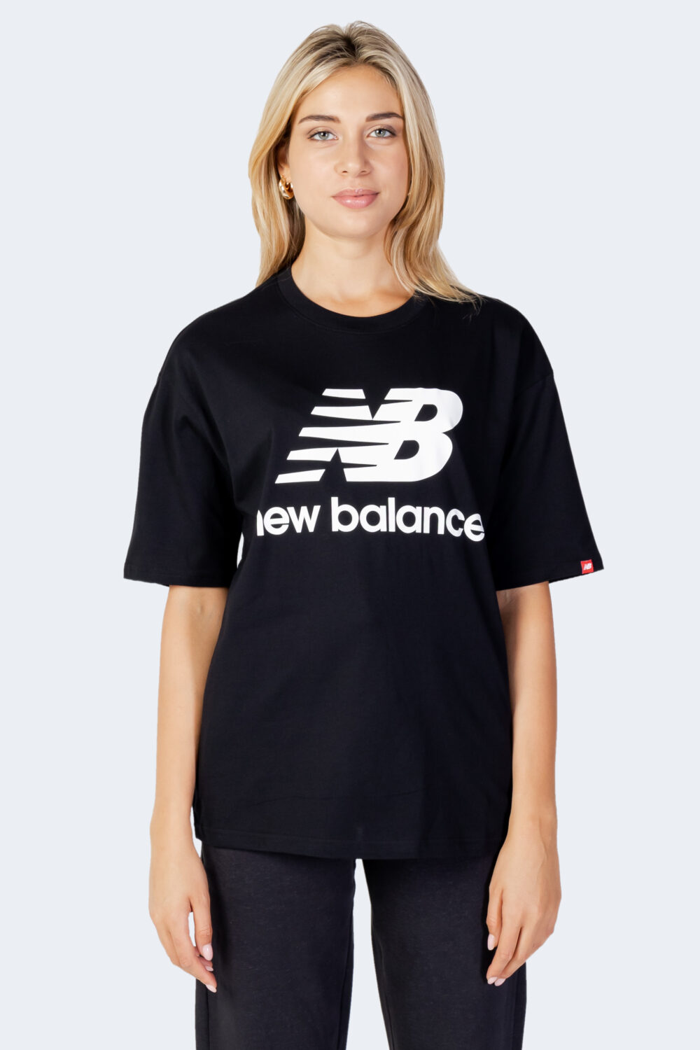 T-shirt New Balance NB ESSENTIALS STACKED LOGO TEE Nero - Foto 4