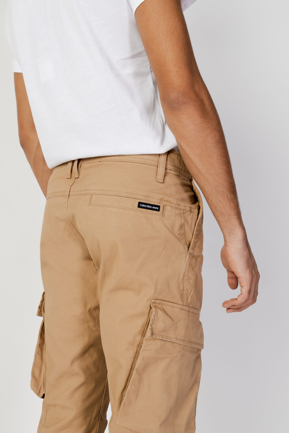 Pantaloni skinny Calvin Klein Jeans SKINNY WASHED CARGO Beige scuro - Foto 4