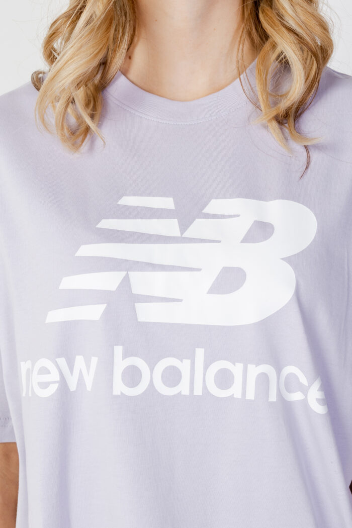 T-shirt New Balance NB Essentials Stacked Lilla – 100995
