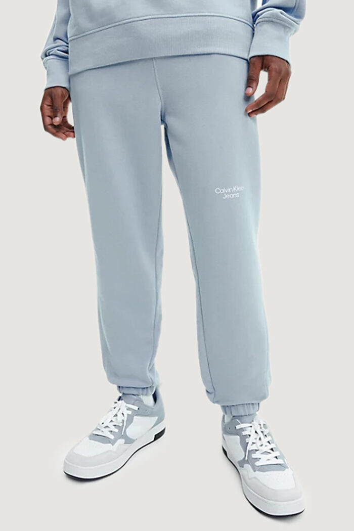 Pantaloni sportivi Calvin Klein STACKED LOGO HWK PAN Celeste – 101793