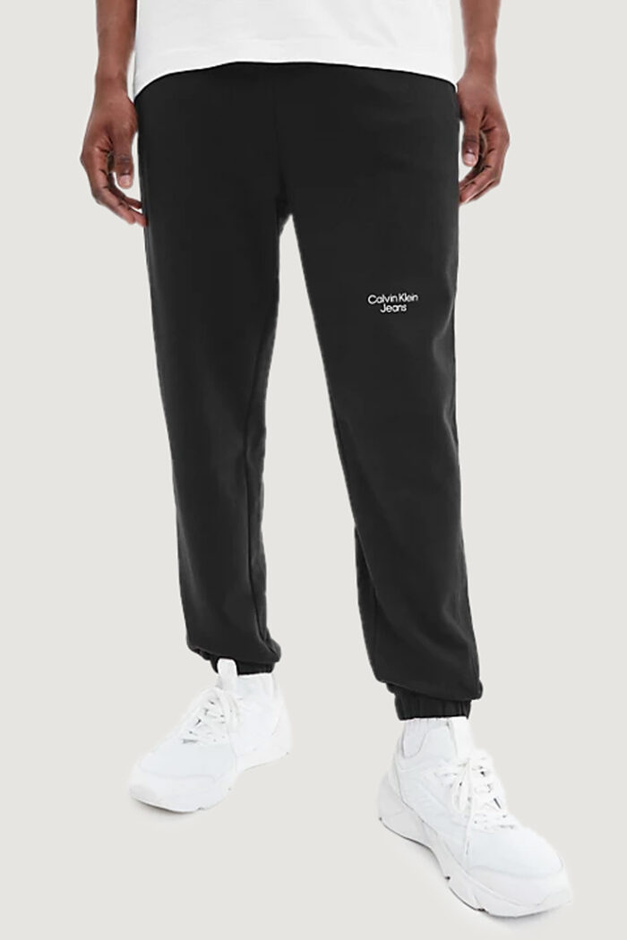 Pantaloni sportivi Calvin Klein STACKED LOGO HWK PAN Nero – 101792
