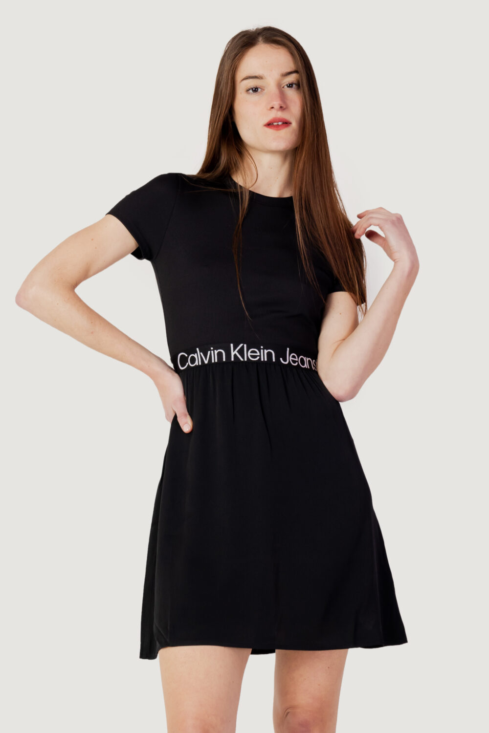 Vestito midi Calvin Klein Jeans LOGO ELASTIC DRESS Nero - Foto 1