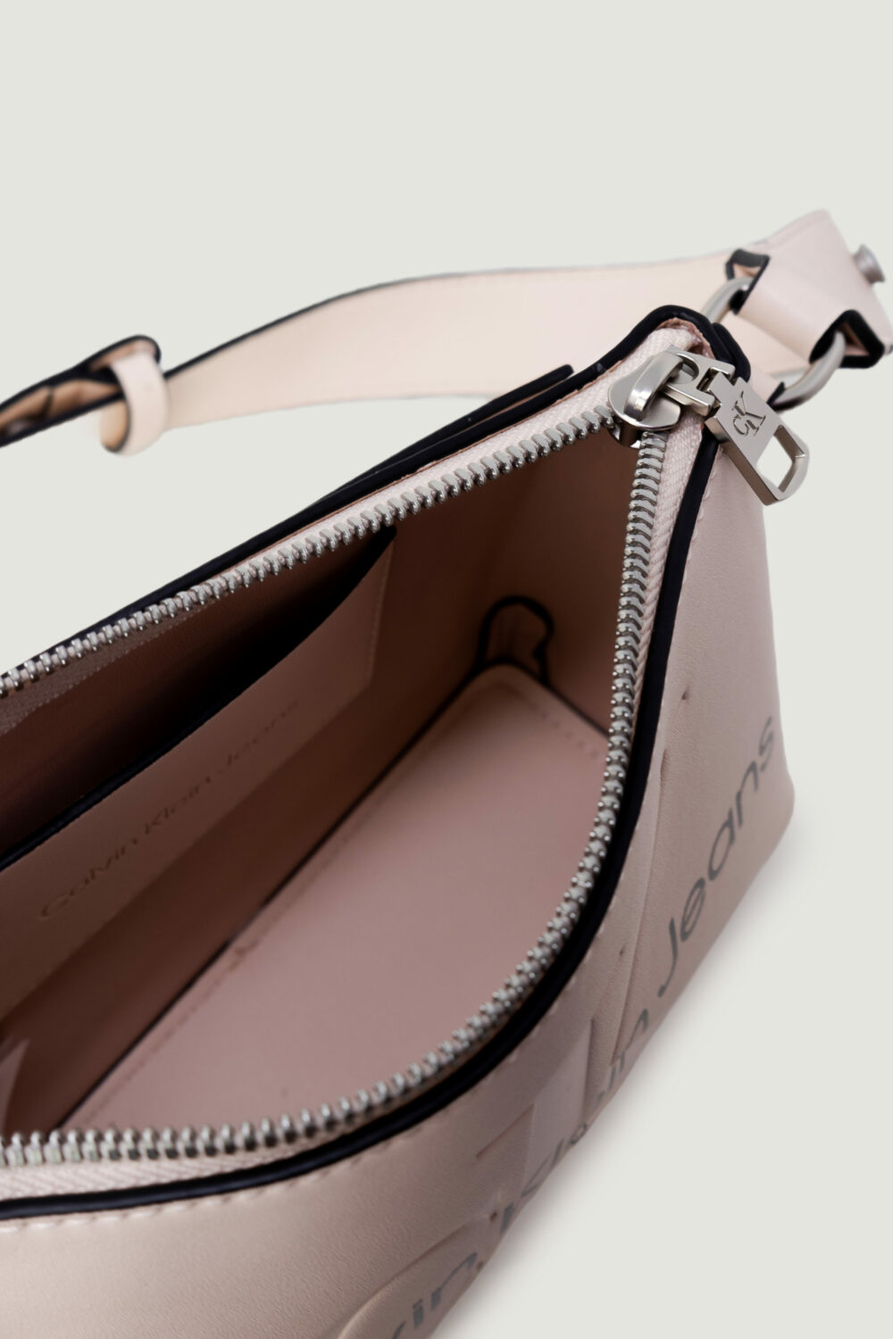 Borsa Calvin Klein Jeans SCULPTED CAMERA POUCH21 MONO Rosa Cipria - Foto 5