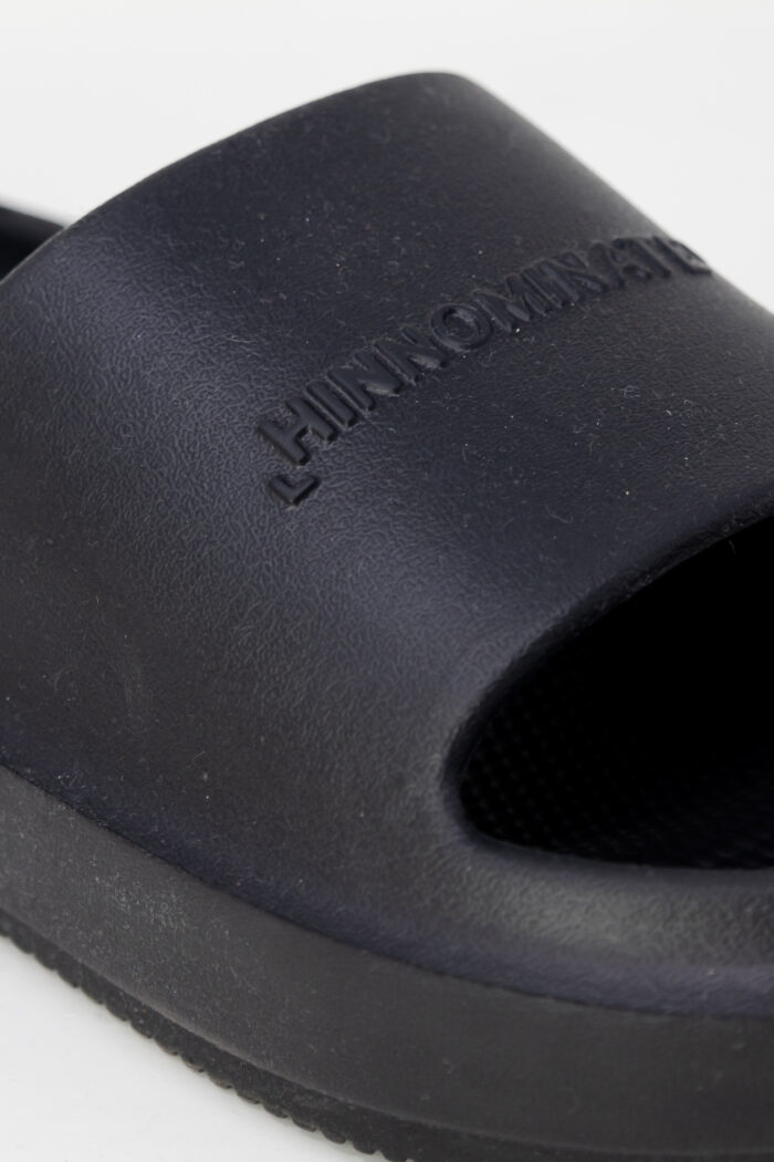 Ciabatte con fascia Hinnominate LOGO EMBOSSED GOMMA Nero – 109470