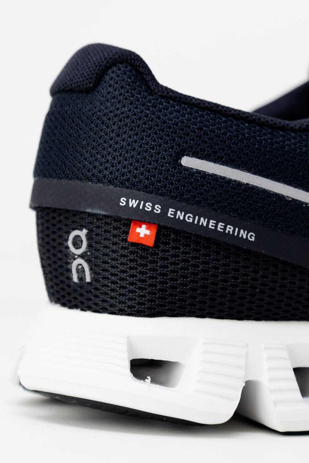 Sneakers On Running CLOUD 5 Black-White - Foto 5