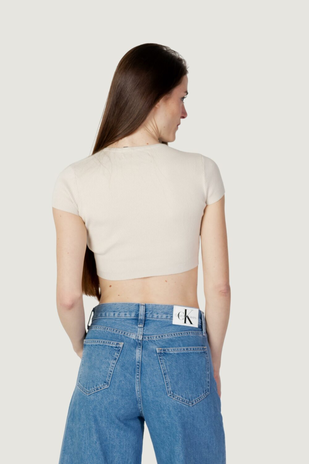 T-shirt Calvin Klein Jeans ASYM CUT OUT KNITTED Beige - Foto 4