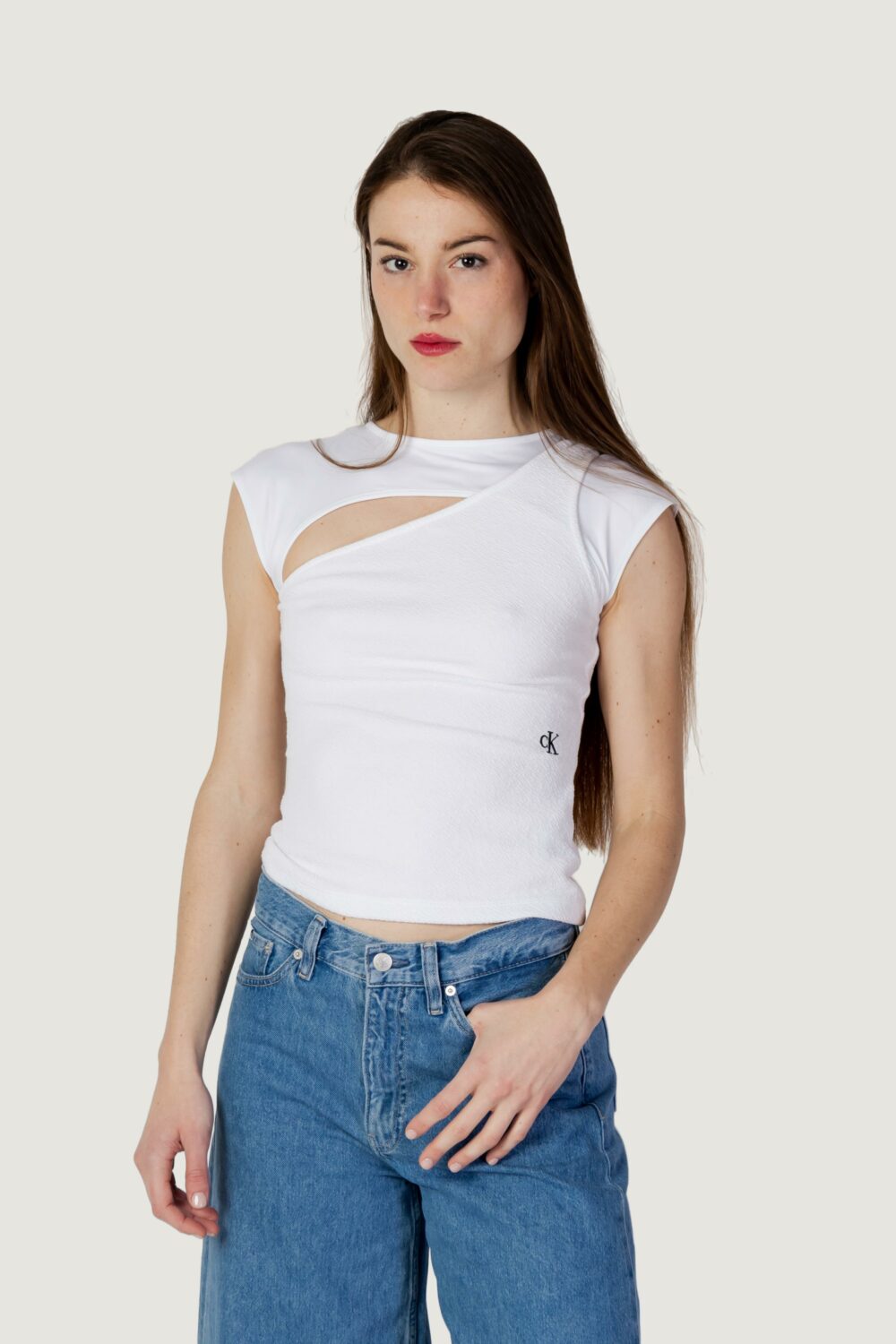 T-shirt Calvin Klein Jeans ASYM CUT OUT FABRIC Bianco - Foto 5