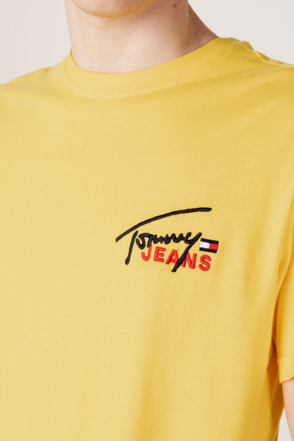 T-shirt Tommy Hilfiger Jeans TJM CLSC GRAPHIC SIG Giallo - Foto 2