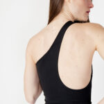 Top Calvin Klein Jeans BACK ASYM CUT OUT MI Nero - Foto 2