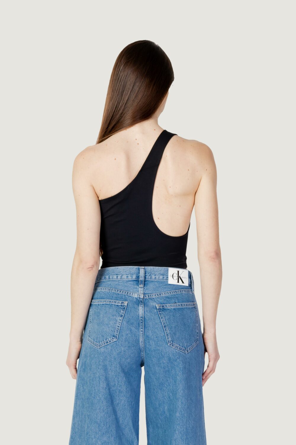 Top Calvin Klein Jeans BACK ASYM CUT OUT MI Nero - Foto 5