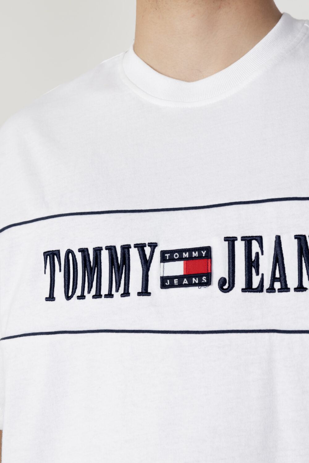 T-shirt Tommy Hilfiger Jeans TJM SKATE ARCHIVE TE Bianco - Foto 2