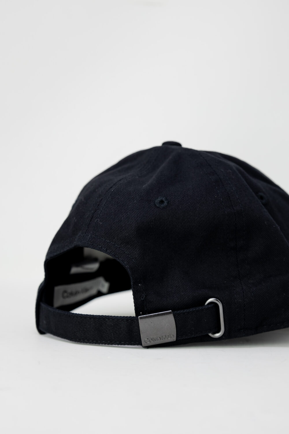 Cappello con visiera Calvin Klein Sport 6 PANEL RELAXED CAP Nero - Foto 3