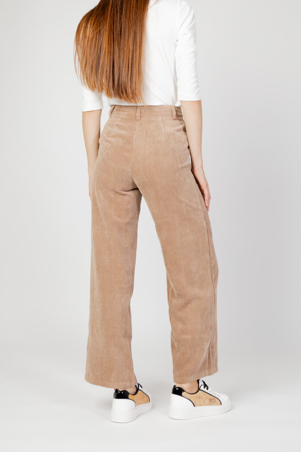 Pantaloni a palazzo Jacqueline de Yong JDYULLU HW WIDE PANT WVN Beige scuro - Foto 3