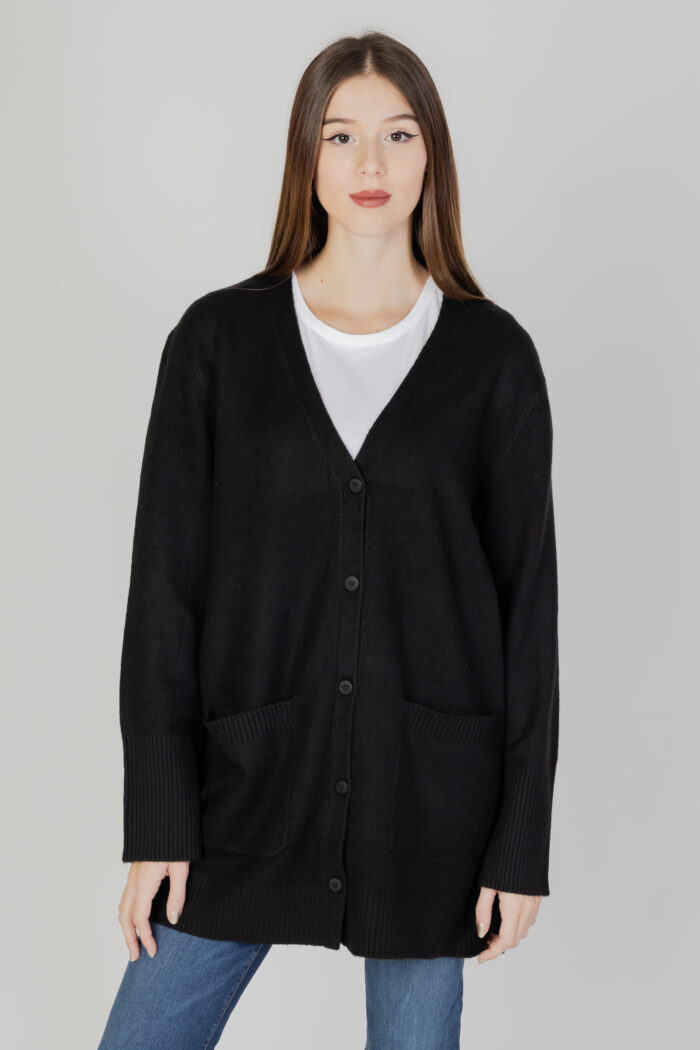 Cardigan Street One Long buttoned Nero