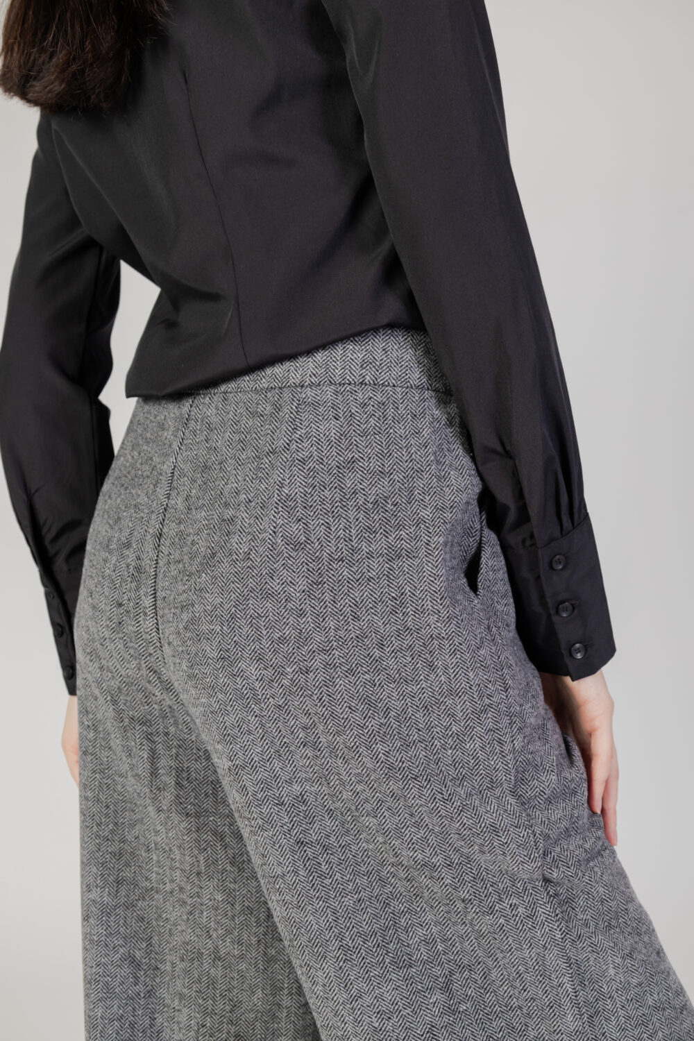 Pantaloni a palazzo Only ONLCORA HW HB WIDE PANT TLR RPT Grigio - Foto 4