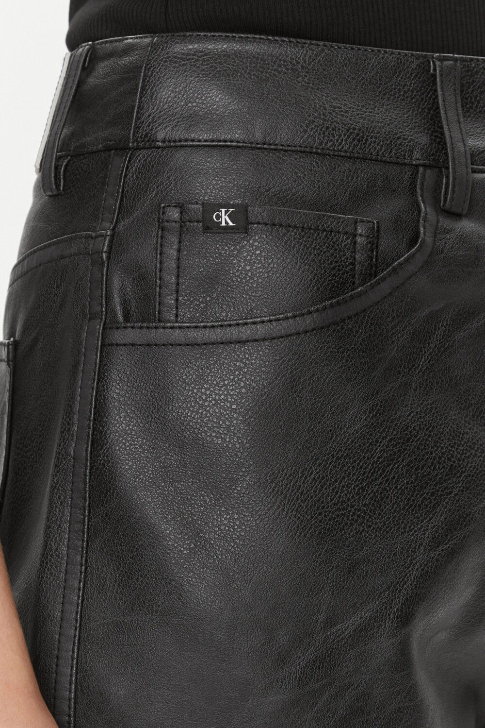 Pantaloni a palazzo Calvin Klein Jeans FAUX LEATHER HIGH Nero - Foto 2