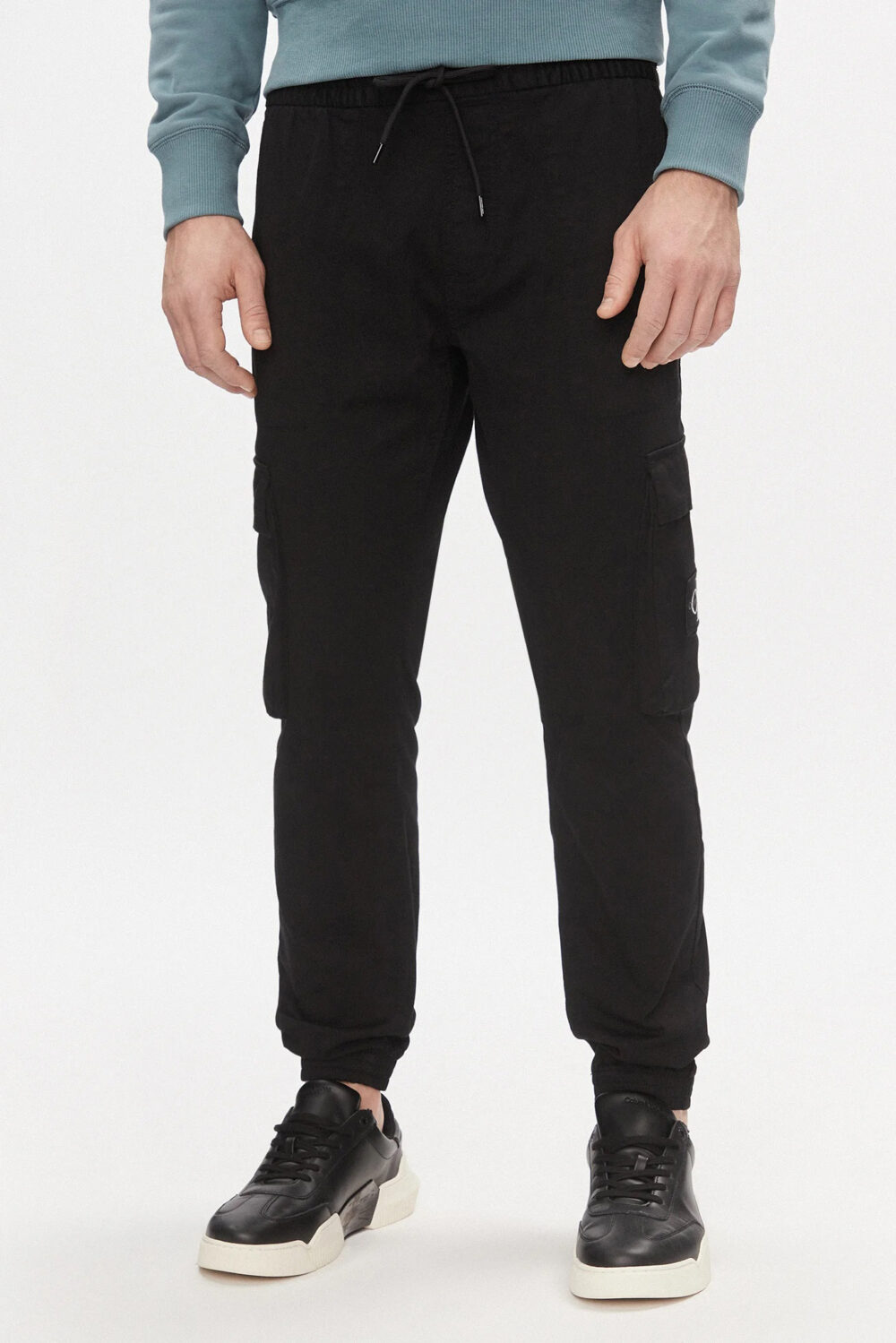 Pantaloni con cavallo basso Calvin Klein Jeans WASHED CARGO Nero - Foto 1