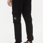 Pantaloni con cavallo basso Calvin Klein Jeans WASHED CARGO Nero - Foto 3