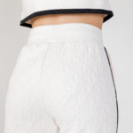 Pantaloni sportivi Guess Active CHERI LONG PANT Bianco - Foto 5