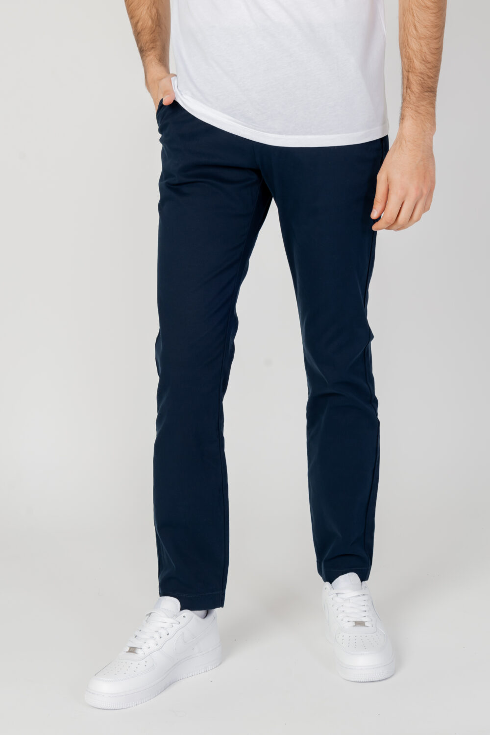 Pantaloni tapered Tommy Hilfiger Jeans AUSTIN CHINO Blu - Foto 1