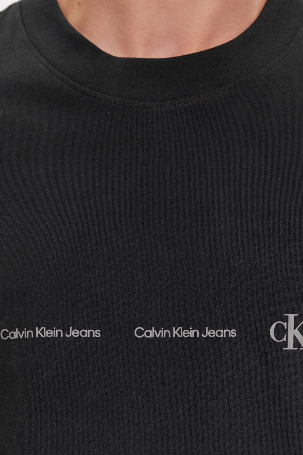 T-shirt Calvin Klein Jeans LOGO REPEAT Nero - Foto 2