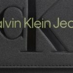 Borsa Calvin Klein Jeans SCULPTED SADDLE BAG22 MONO Verde - Foto 3