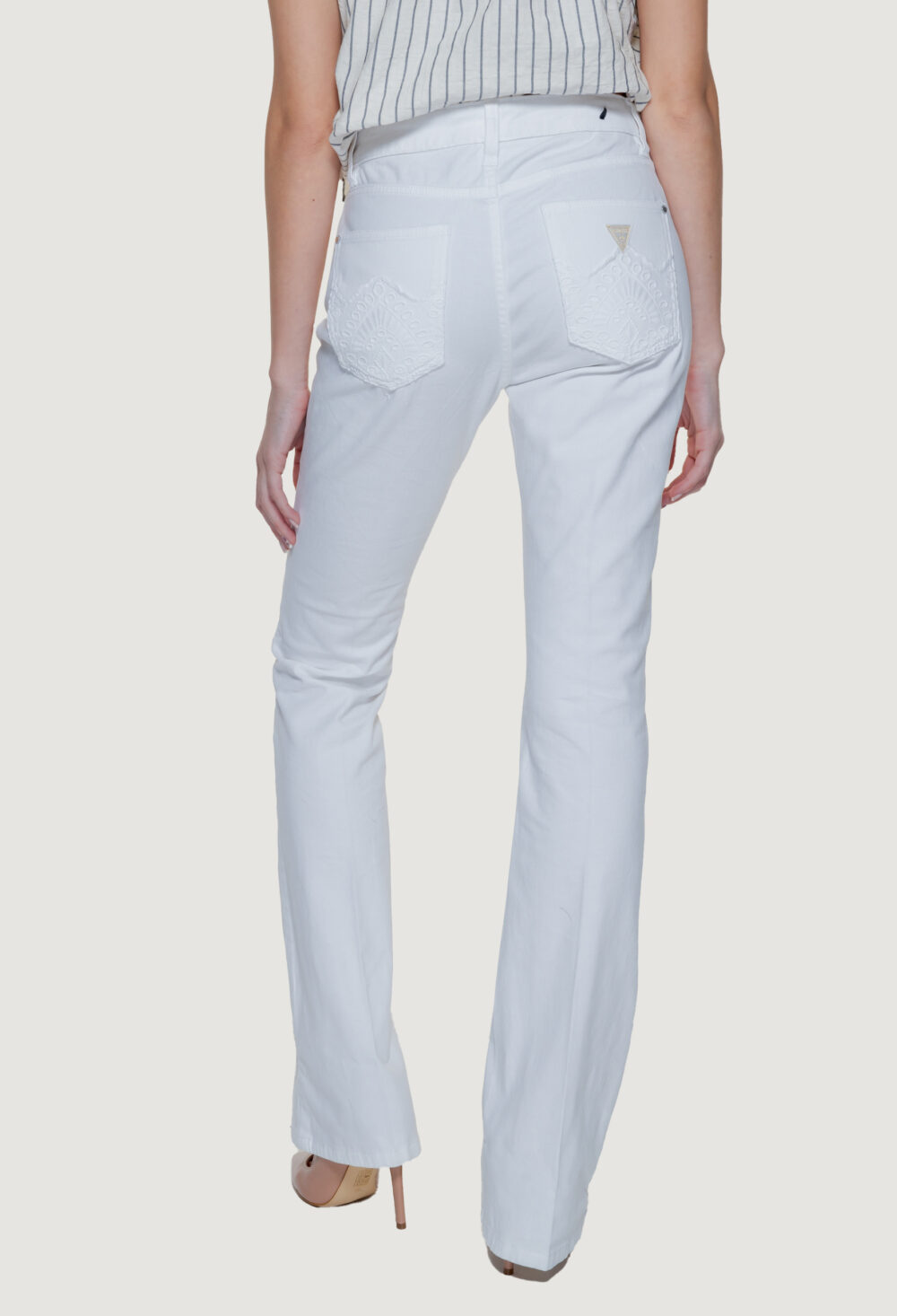 Pantaloni bootcut Guess SEXY FLARE Bianco - Foto 2